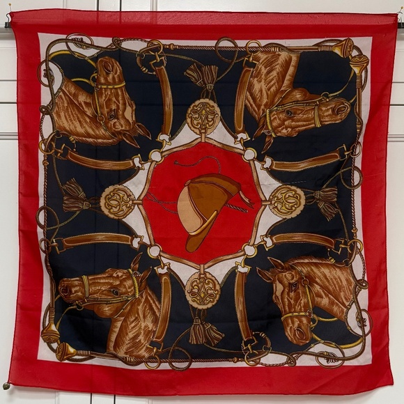 Beautiful Equestrian Scarf.🐴 - Picture 1 of 5